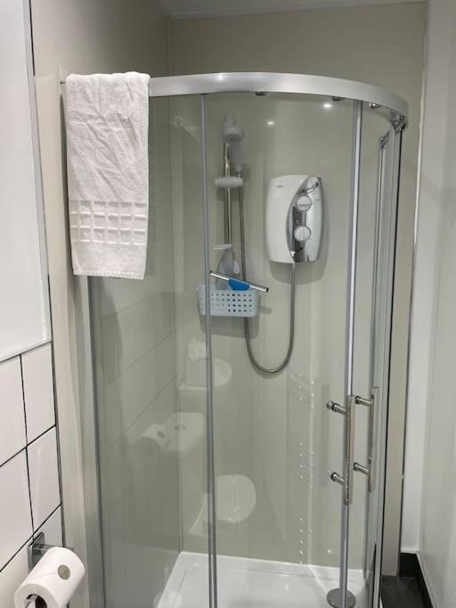 5 Minutes From Loch Lomond - Newly Renovated Ground Floor 1-Bed Flat Lejlighed Bonhill Eksteriør billede