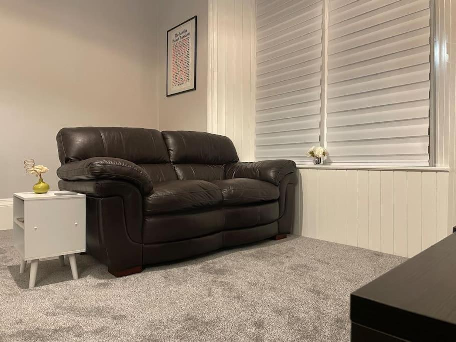 5 Minutes From Loch Lomond - Newly Renovated Ground Floor 1-Bed Flat Lejlighed Bonhill Eksteriør billede
